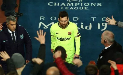 Cổ động viên chỉ trích Messi sau thất bại của Barca