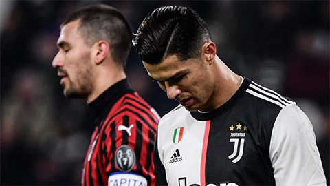 Ronaldo tiếp tục bị Sarri cho ngồi ngoài tại Serie A